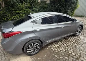 Hyundai Avante 2013