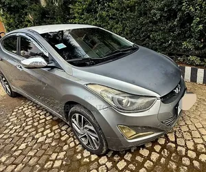 Hyundai Avante 2013