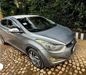 Hyundai Avante 2013