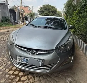 Hyundai Avante 2013