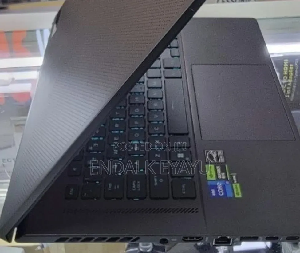 New Laptop Asus ROG Zephyrus G16 16GB Intel Core i7 SSD 512GB