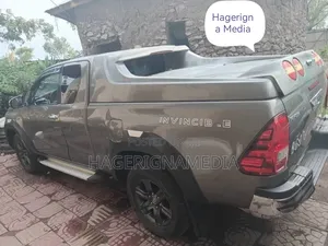 Toyota Hilux 2021 Gray