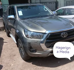 Toyota Hilux 2021 Gray