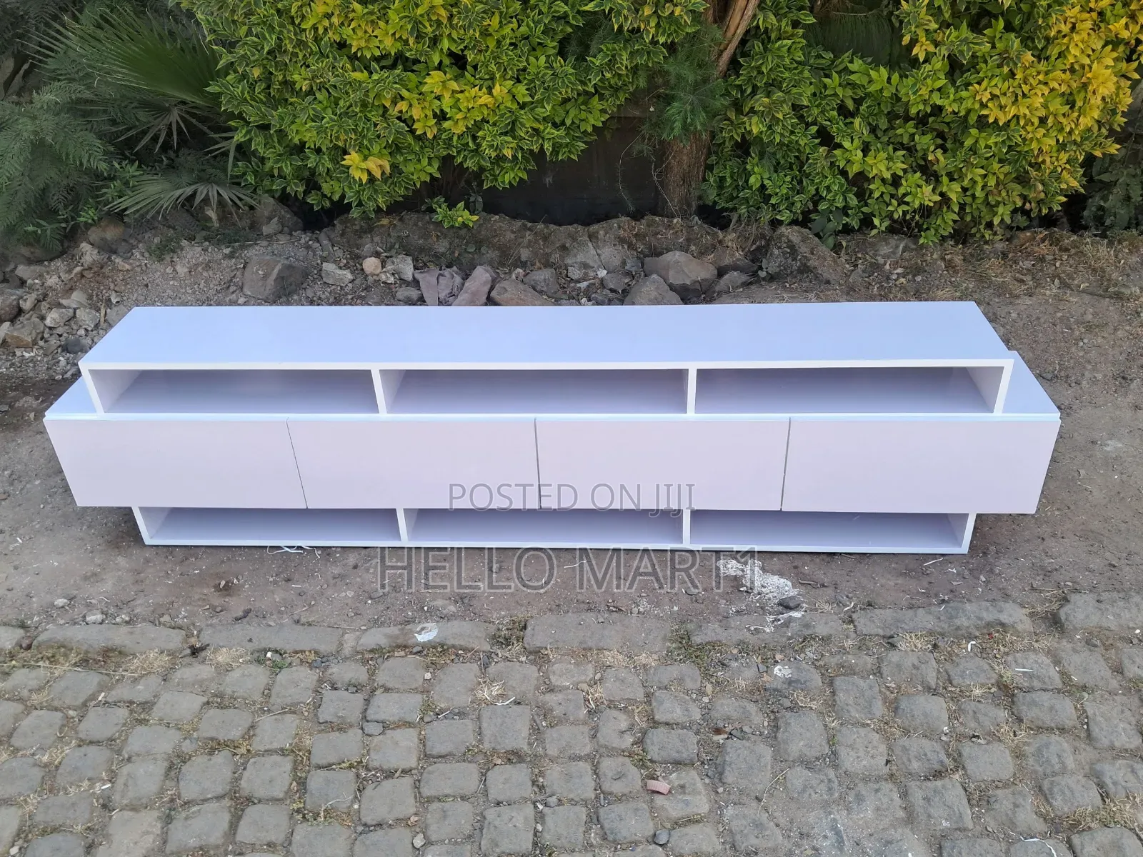 The Classic TV Stand