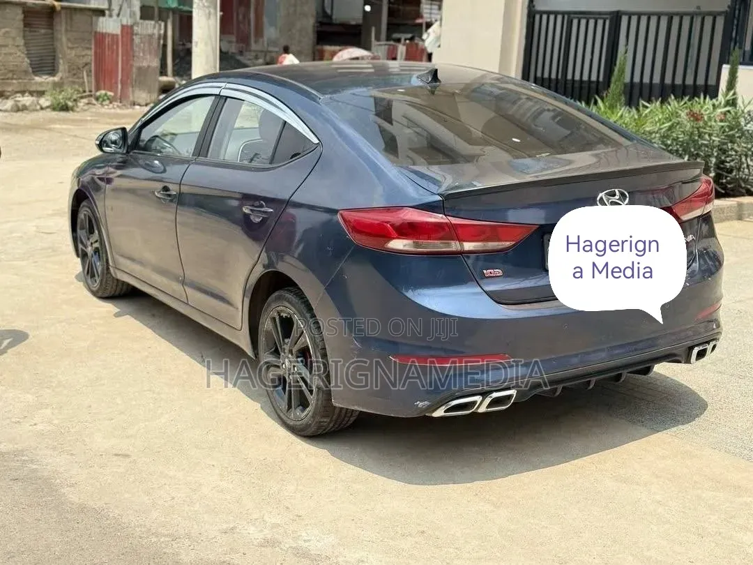 Hyundai Avante 2017 Blue
