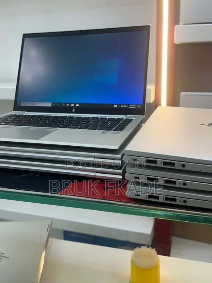 New Laptop HP EliteBook 830 G8 16GB Intel Core i7 SSD 512GB