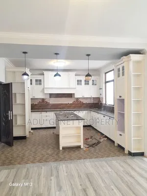 Furnished 6bdrm House in አያት አካባቢ, Yeka for sale