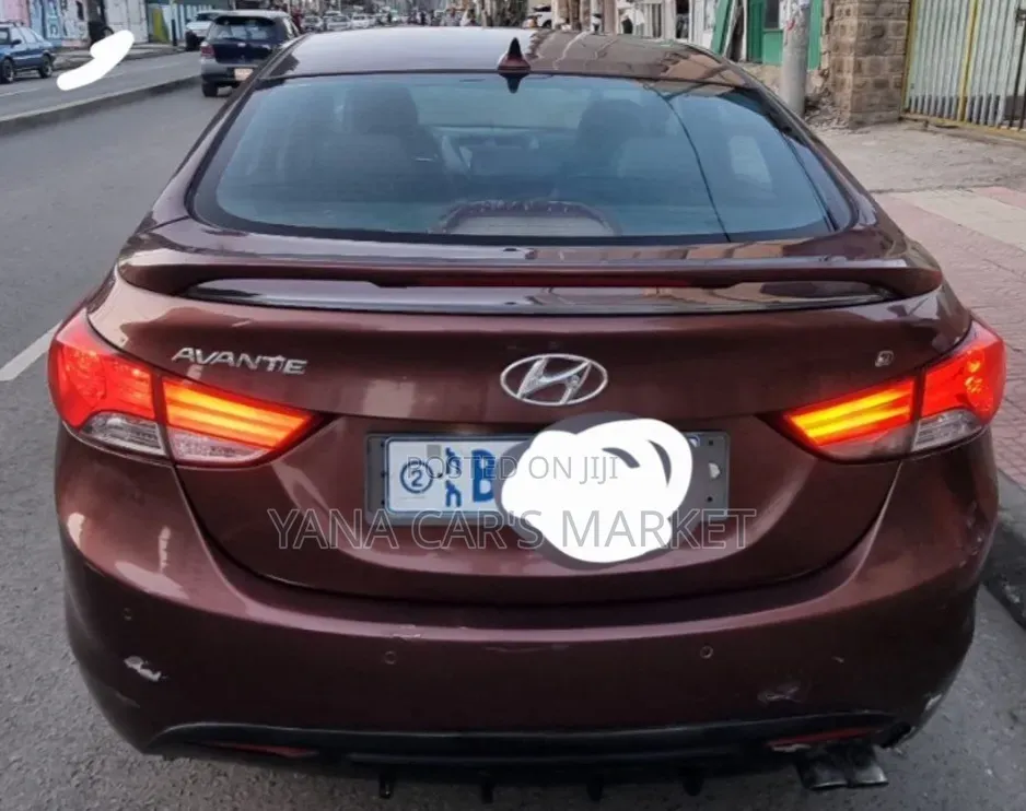 Hyundai Avante 2013