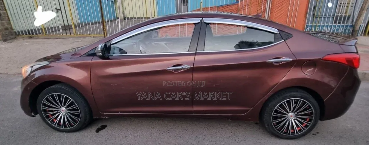 Hyundai Avante 2013