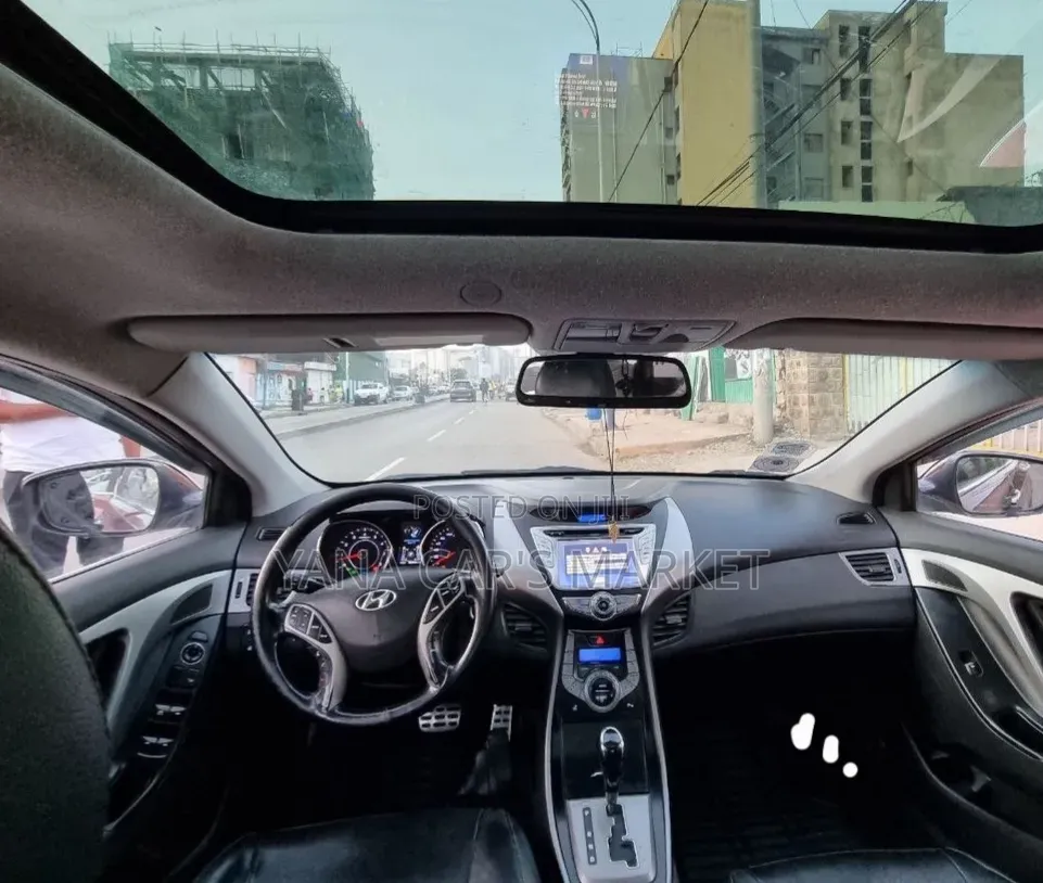 Hyundai Avante 2013