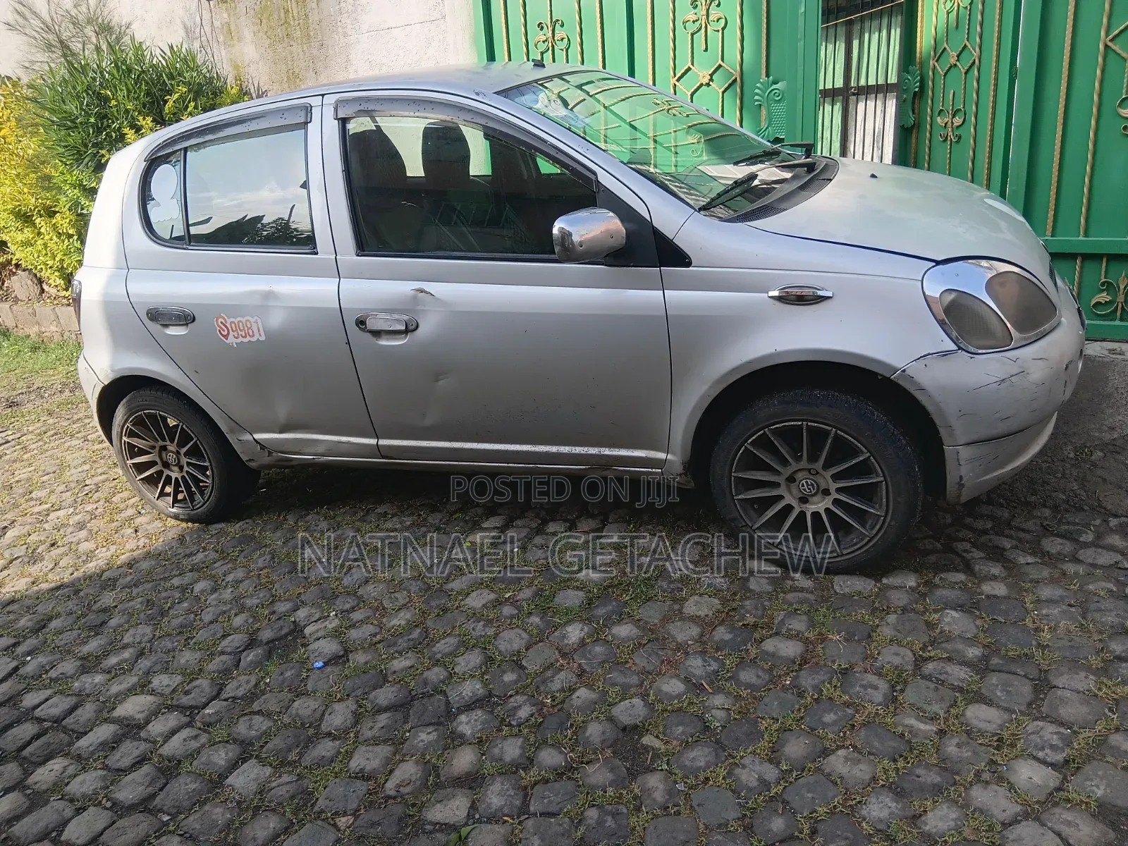 Toyota Vitz 2001 Silver
