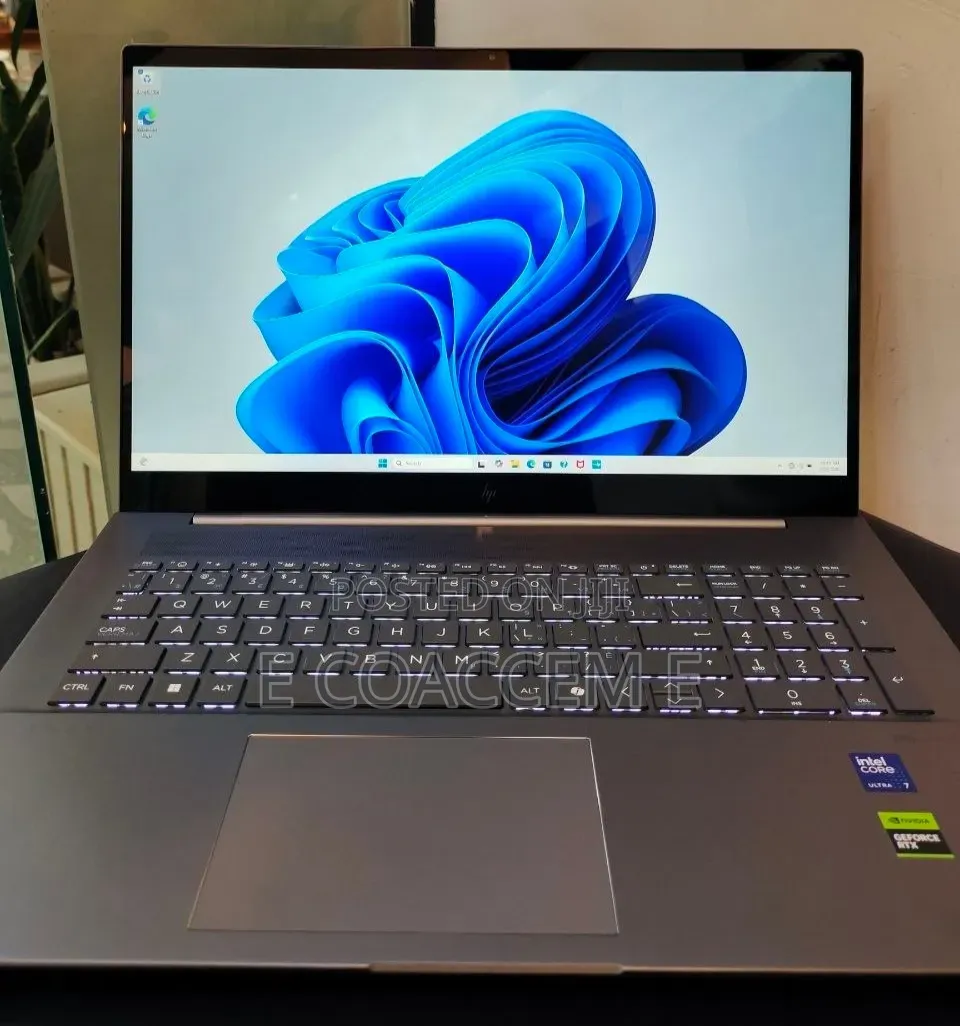 New Laptop HP 16GB Intel Core Ultra 7 SSD 1T