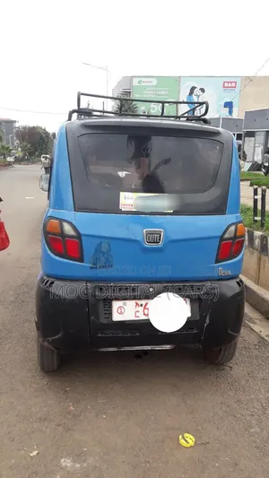 Bajaj Qute 2018 Blue