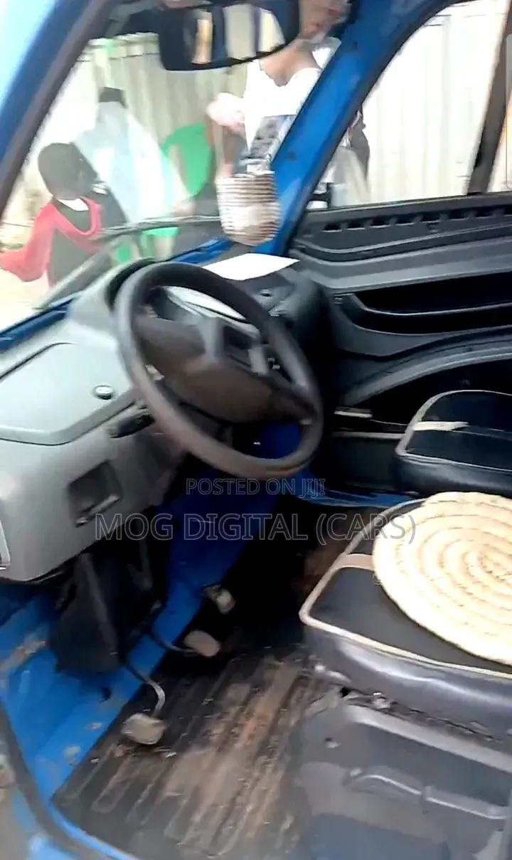 Bajaj Qute 2018 Blue