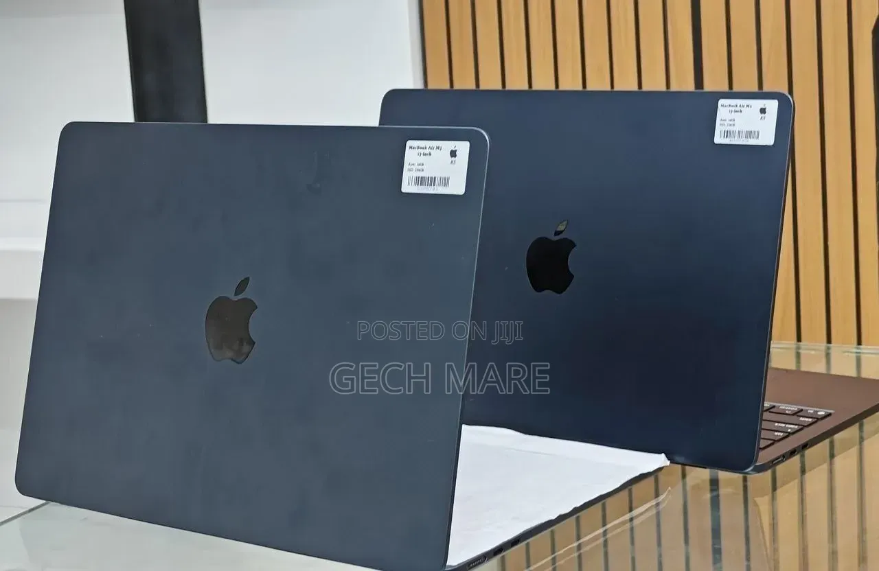 New Laptop Apple MacBook Air 2025 M4 16GB Intel SSD 256GB