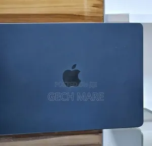 New Laptop Apple MacBook Air 2025 M4 16GB Intel SSD 256GB