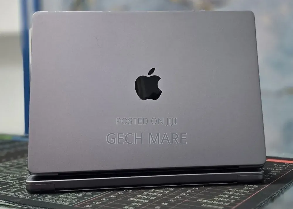 New Laptop Apple MacBook Pro 2021 M1 32GB Apple M1 Pro SSD 512GB