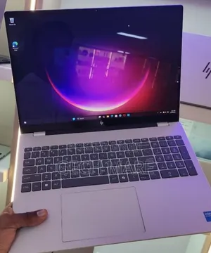 New Laptop HP OmniBook 5 Flip 16GB Intel Core i9 SSD 1T