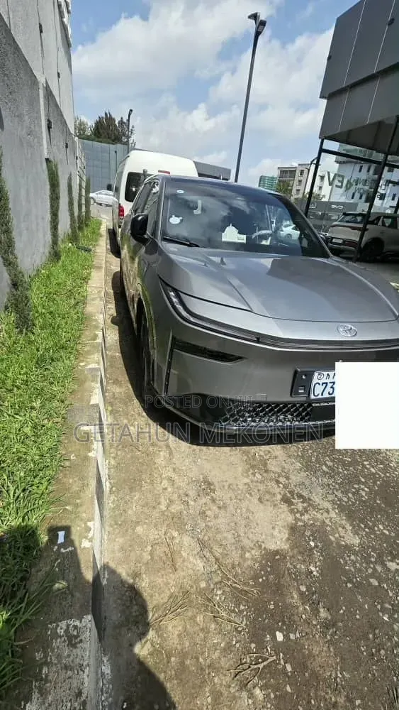 Toyota bZ3 2025 Gray