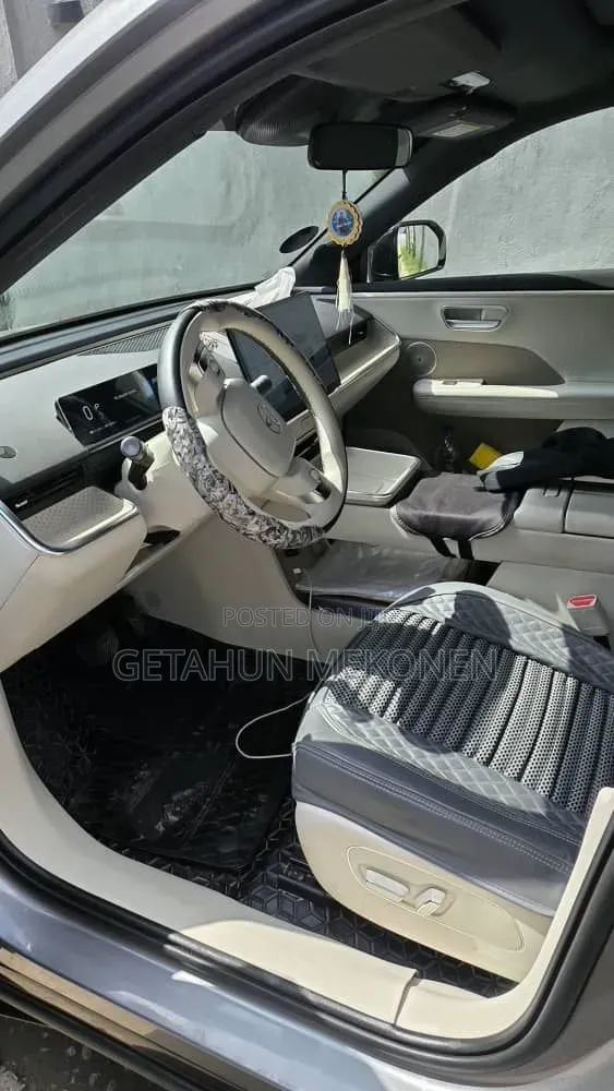 Toyota bZ3 2025 Gray