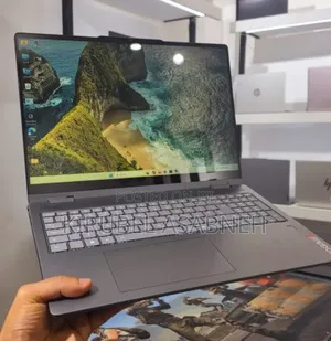 New Laptop Lenovo Yoga 700 16GB Intel Core Ultra 5 SSD 512GB