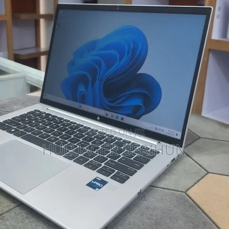 New Laptop HP EliteBook 840 G10 16GB Intel Core i5 SSD 512GB