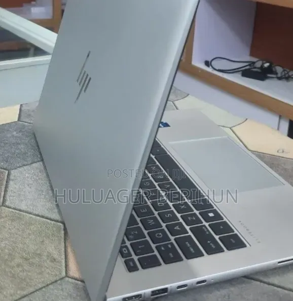 New Laptop HP EliteBook 840 G10 16GB Intel Core i5 SSD 512GB