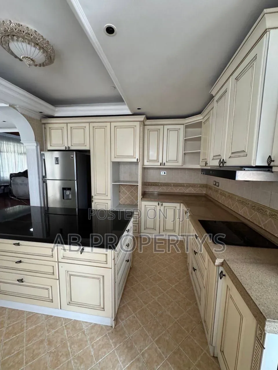 Furnished 5bdrm Villa in ወሰን ሰንሻይን ሪልእስቴት ግቢ, Yeka for sale