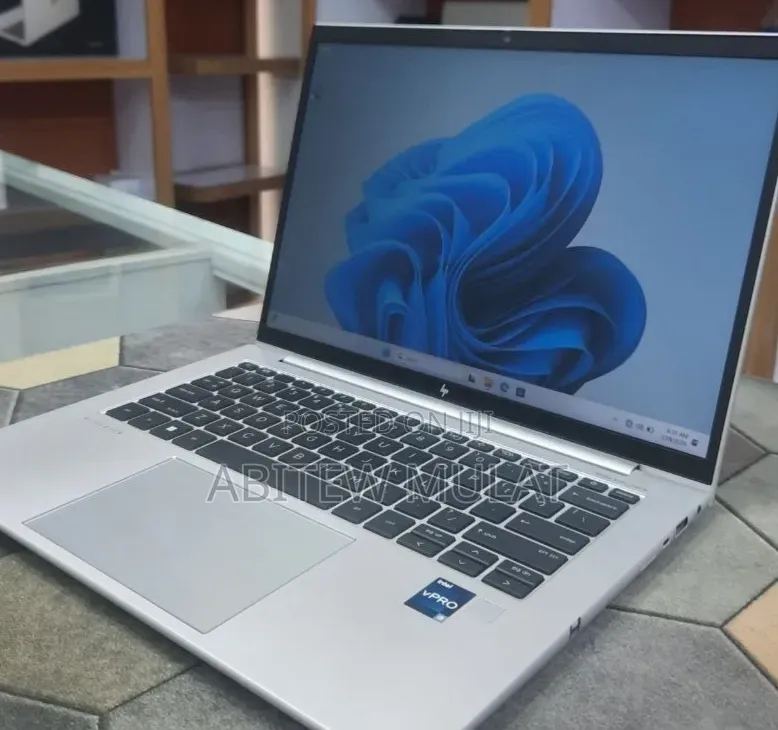 New Laptop HP EliteBook 840 G10 16GB Intel Core i5 SSD 512GB