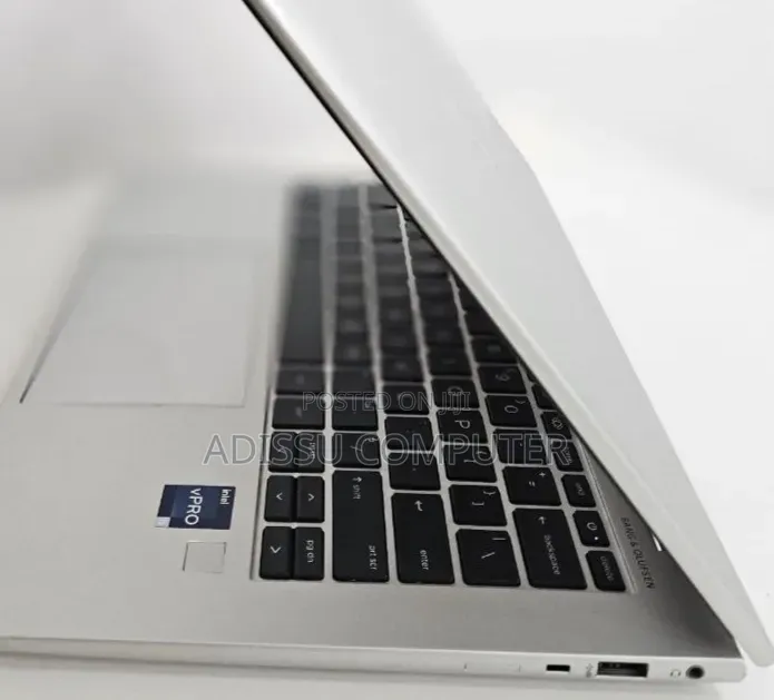 New Laptop HP EliteBook 840 G9 16GB Intel Core i5 SSD 512GB