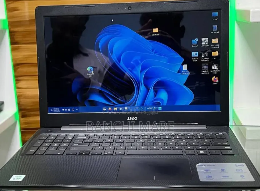 New Laptop Dell Inspiron 15 8GB Intel Core i7 SSD 256GB