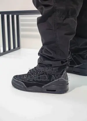 Jordan 3 Travis Scoott