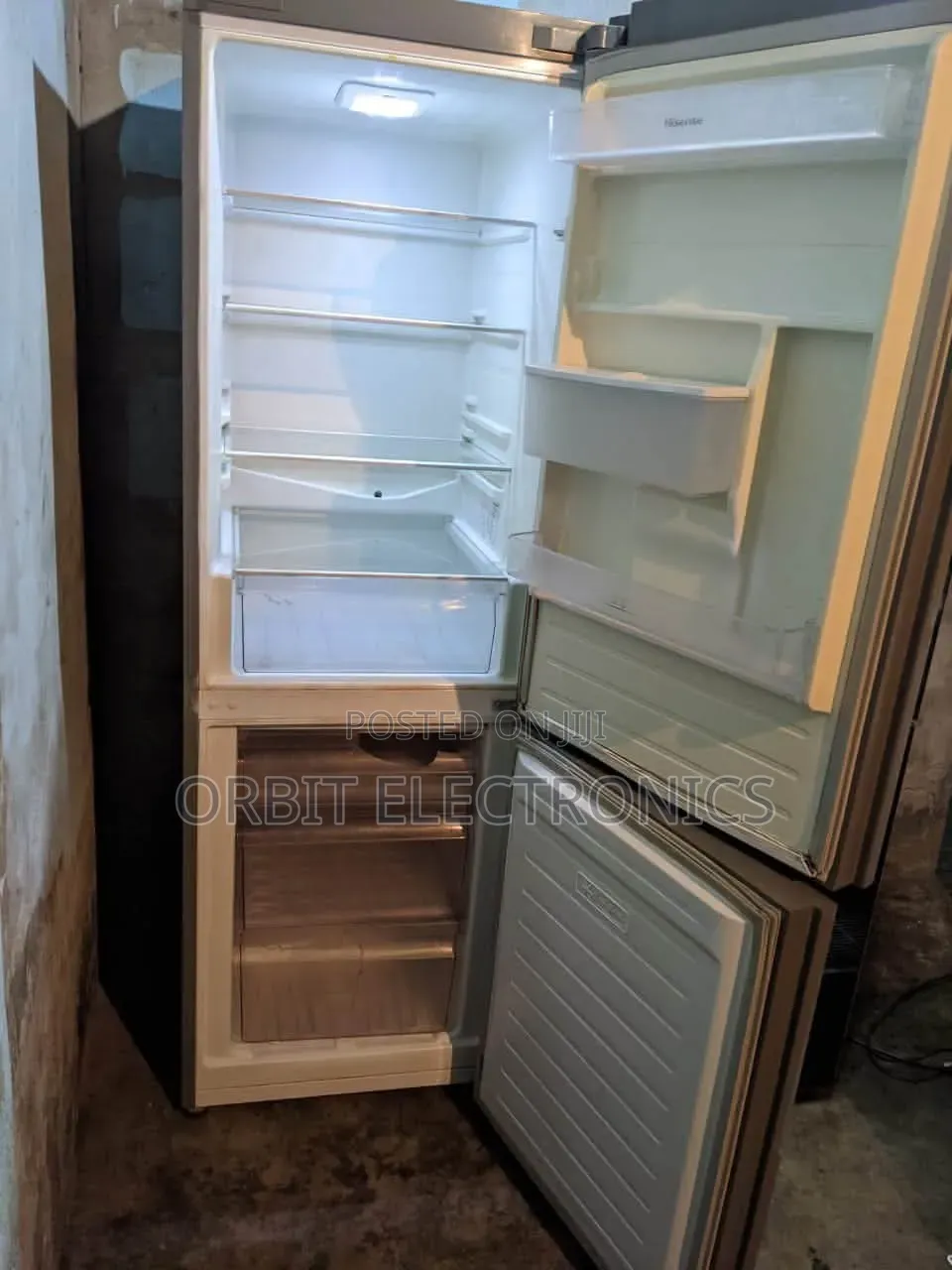 Hisense 640 L Refrigerator