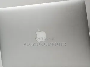 New Laptop Apple MacBook Pro 2015 8GB Intel Core i5 SSD 128GB