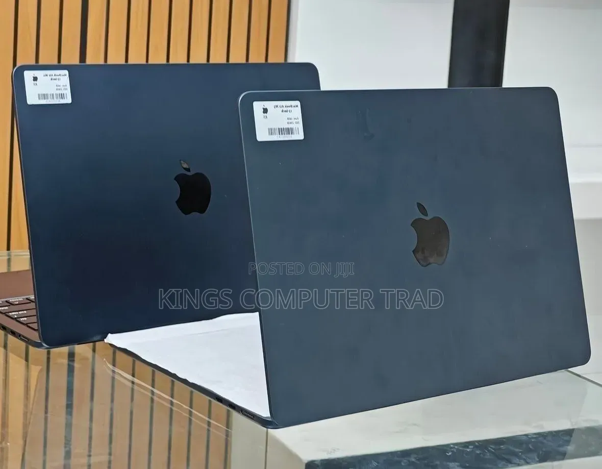 New Laptop Apple MacBook Air 2025 M4 16GB Apple M4 SSD 512GB