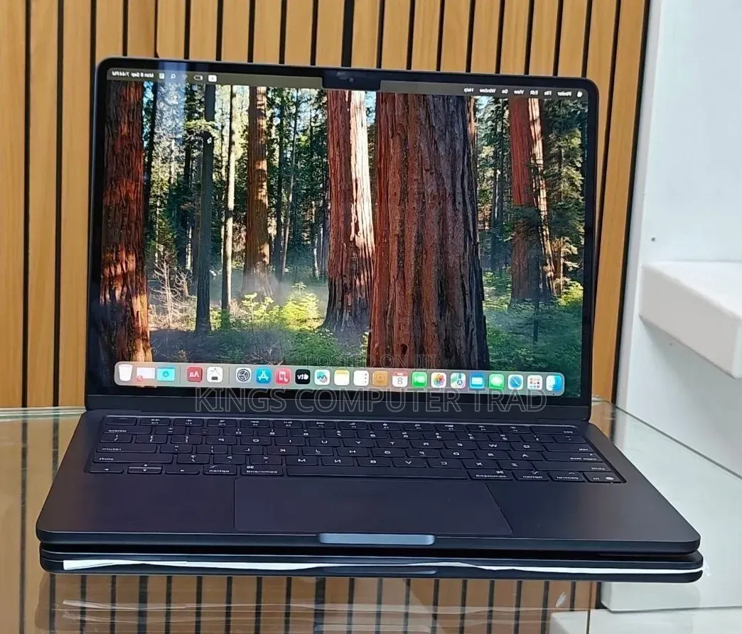New Laptop Apple MacBook Air 2025 M4 16GB Apple M4 SSD 512GB