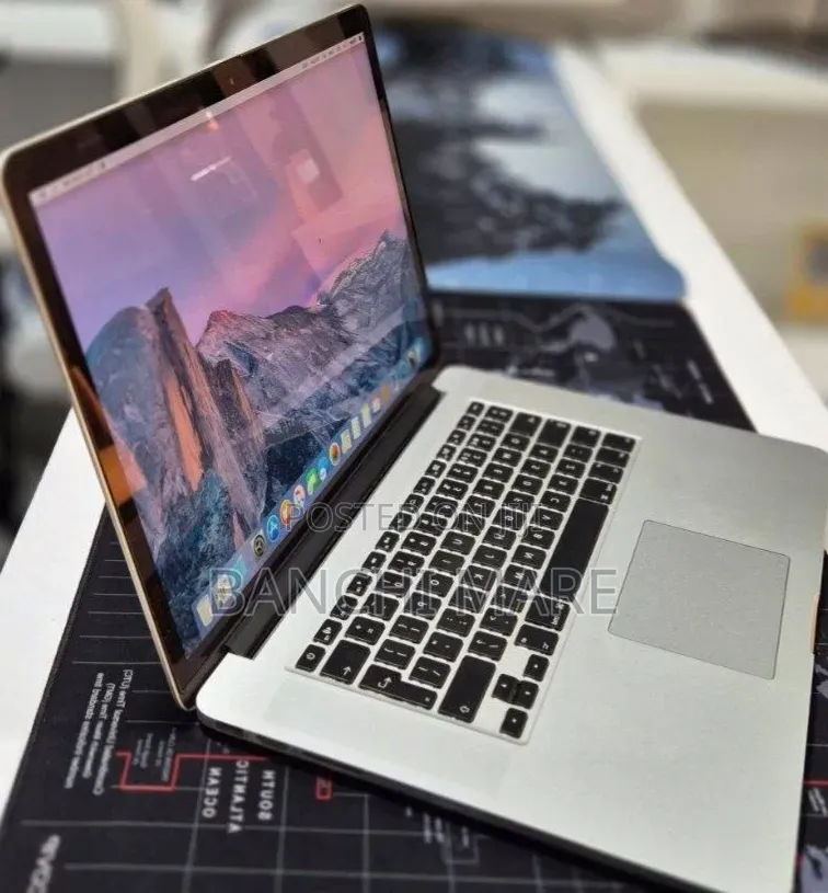 New Laptop Apple MacBook Pro 2015 16GB Intel Core i7 SSD 256GB
