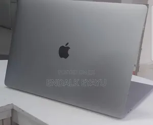 New Laptop Apple MacBook Pro 2017 4GB Intel Core i7 SSD 512GB