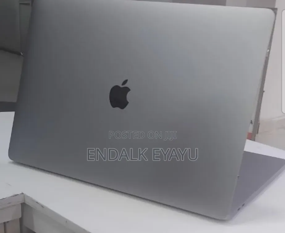 New Laptop Apple MacBook Pro 2017 4GB Intel Core i7 SSD 512GB