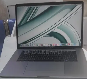New Laptop Apple MacBook Pro 2017 4GB Intel Core i7 SSD 512GB