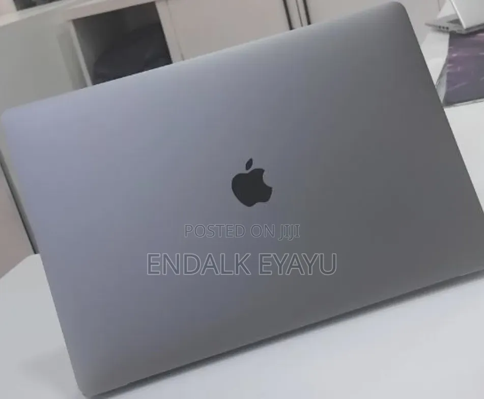 New Laptop Apple MacBook Pro 2017 4GB Intel Core i7 SSD 512GB