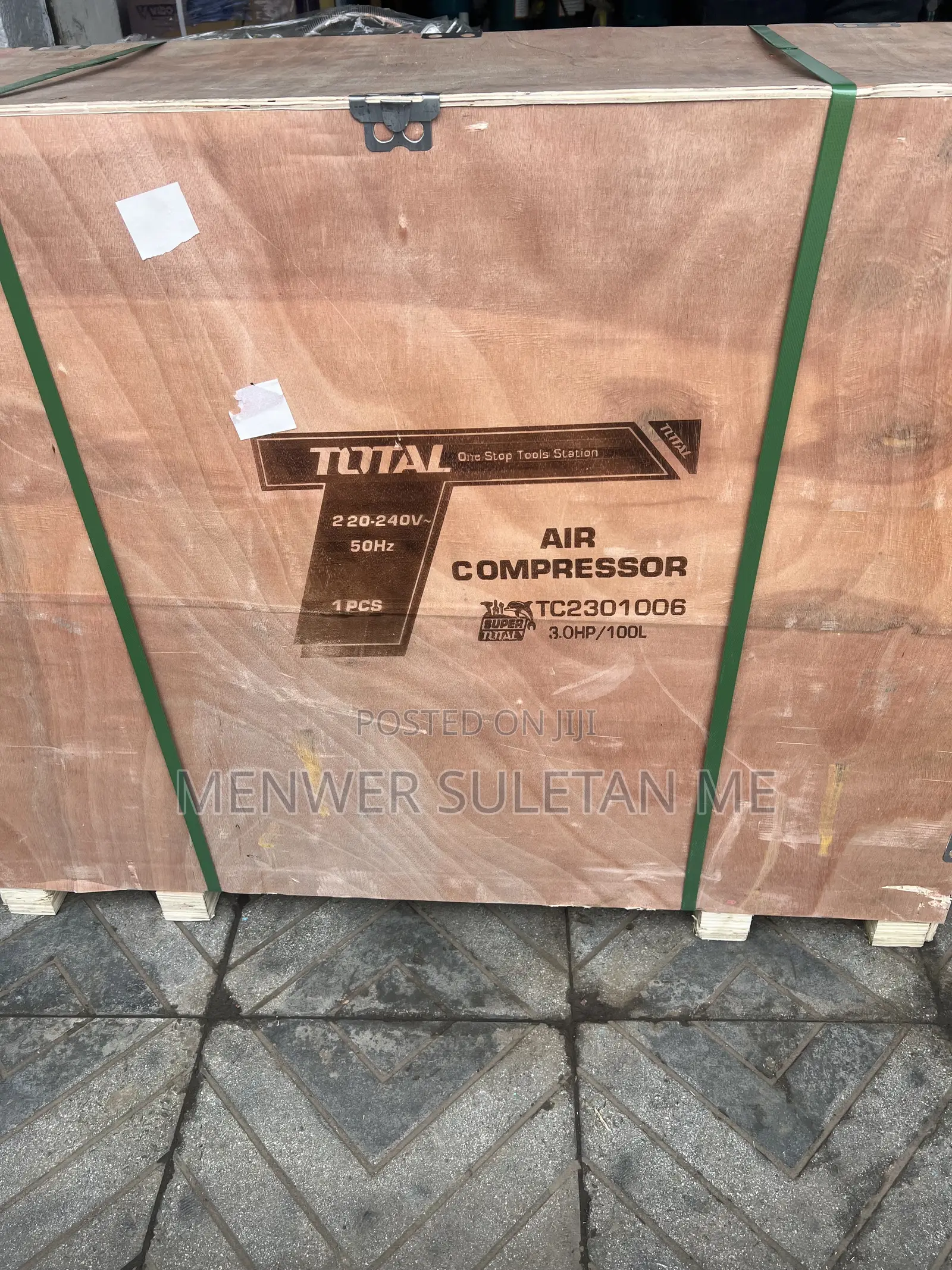 TOTAL 100 Liter Air Compressor