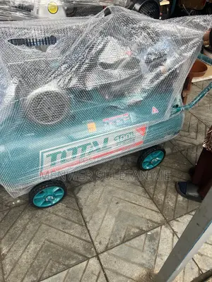 TOTAL 100 Liter Air Compressor