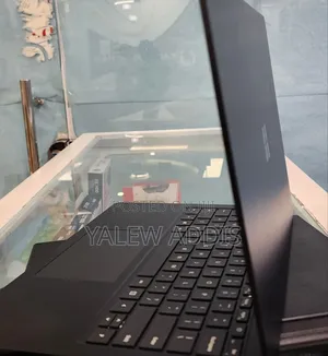 New Laptop Microsoft Surface Book 3 8GB Intel Core i5 SSD 256GB