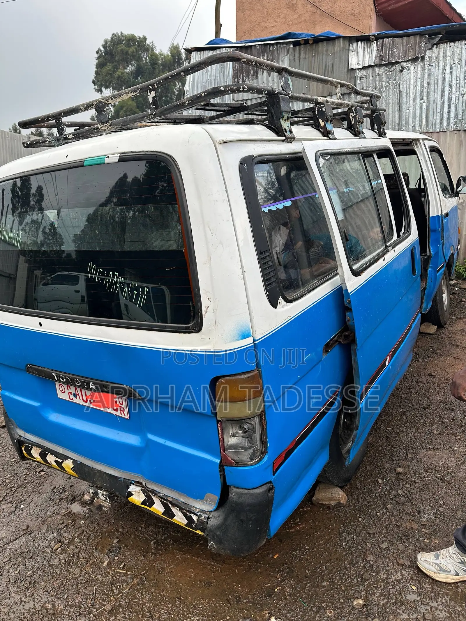 Toyota HiAce 1991 Blue