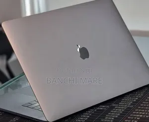 New Laptop Apple MacBook Pro 2018 32GB Intel Core i7 SSD 1T