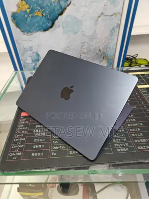 New Laptop Apple MacBook Air 2025 M4 16GB Apple M4 SSD 256GB