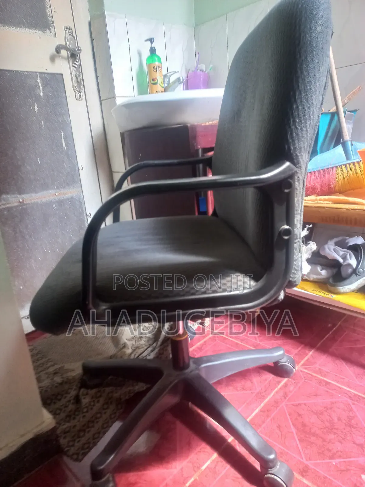 Comfortable Office Chair – Adjustable Good Condition