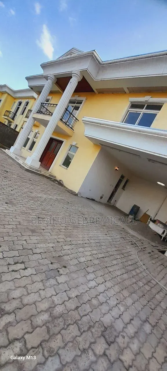 4bdrm Villa in ጣፎ, Yeka for rent