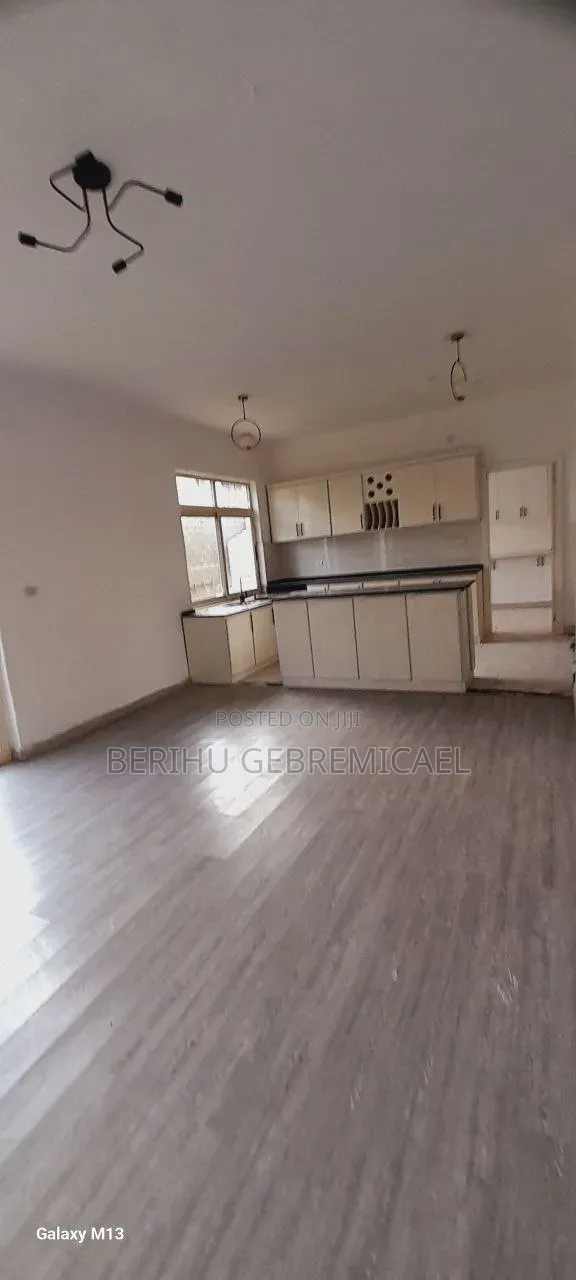 4bdrm Villa in ጣፎ, Yeka for rent